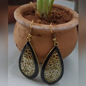 Gothic "Obsidian" Metal Drop Laser Cut Teardrop Earrings Black Gold Plat…